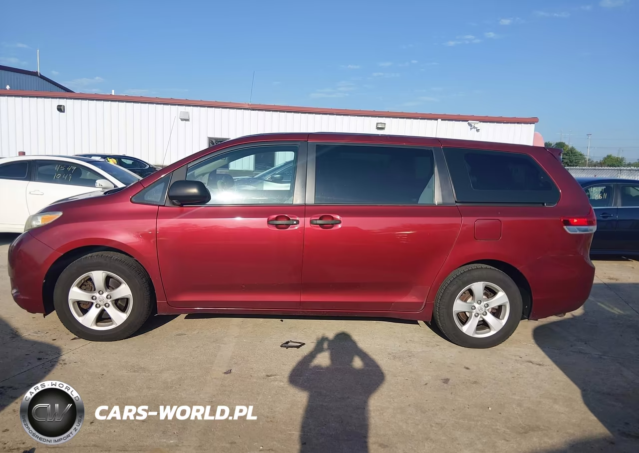 2011 Toyota Sienna VIN:5TDKA3DC5BS003097 - 14