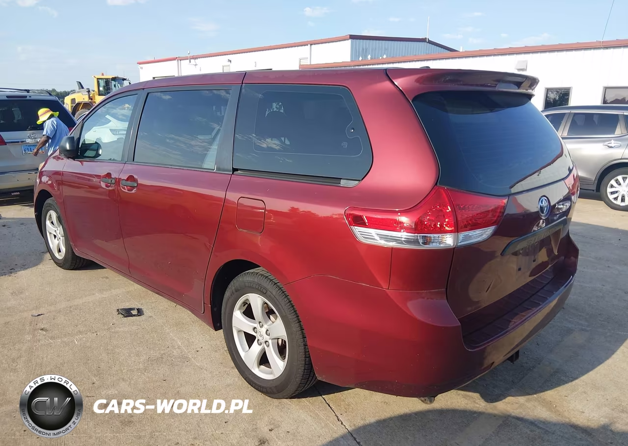 2011 Toyota Sienna VIN:5TDKA3DC5BS003097 - 3