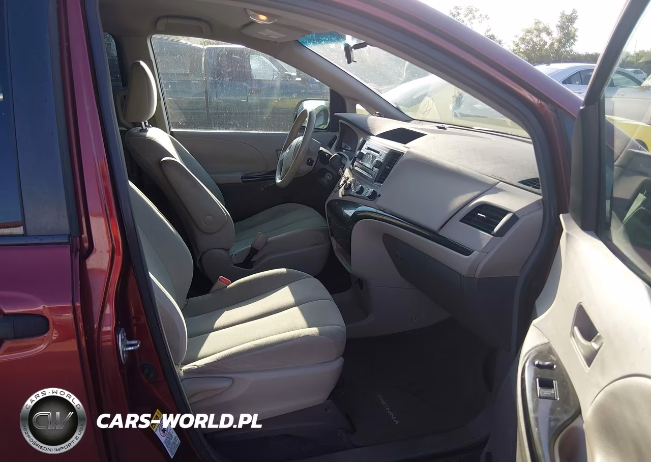 2011 Toyota Sienna VIN:5TDKA3DC5BS003097 - 5