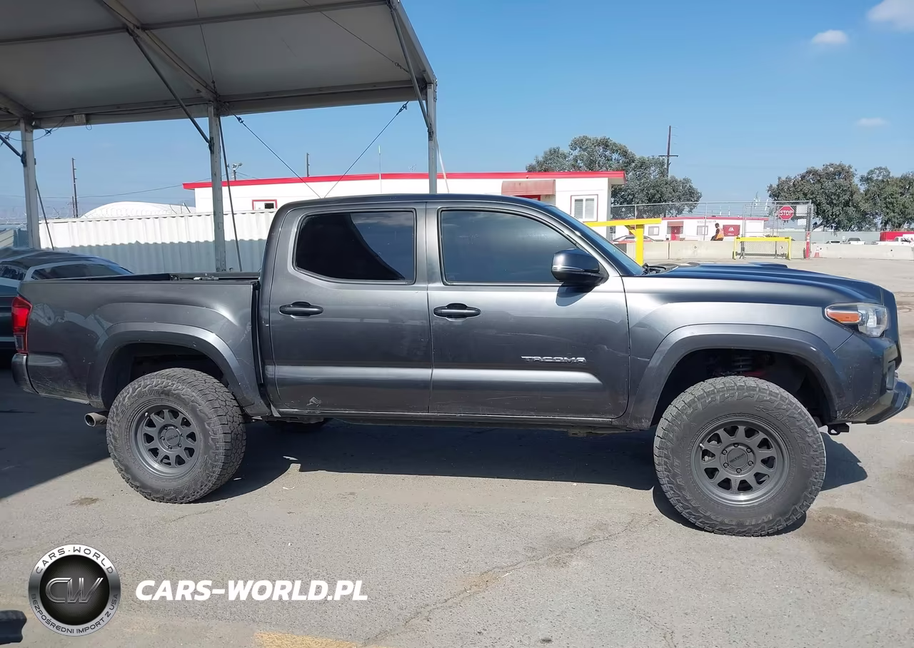 2018 Toyota Tacoma Trd Sport VIN:3TMCZ5AN8JM175475 - 13