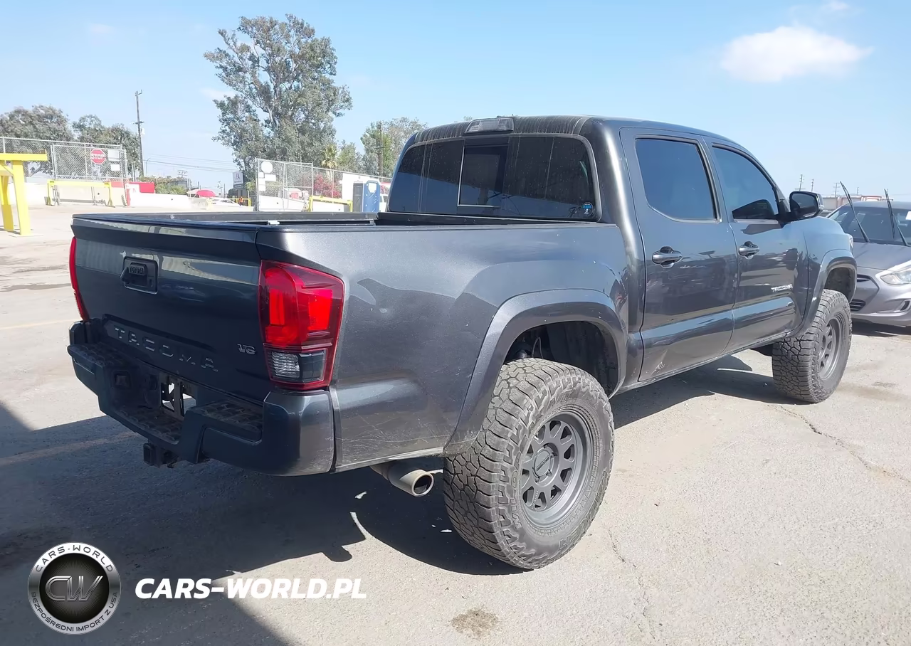 2018 Toyota Tacoma Trd Sport VIN:3TMCZ5AN8JM175475 - 4