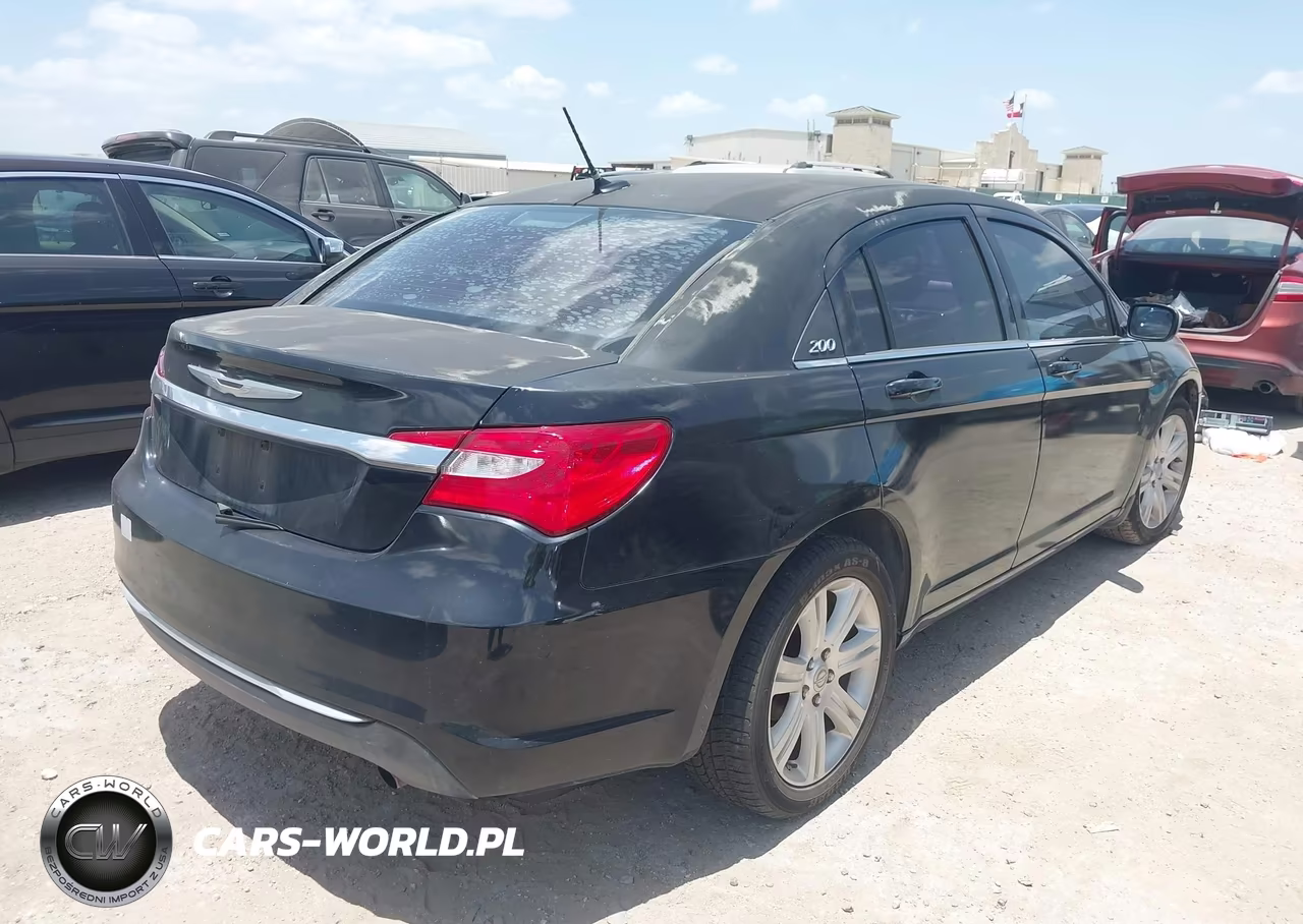 2013 Chrysler 200 Touring VIN:1C3CCBBB9DN542015 - 4
