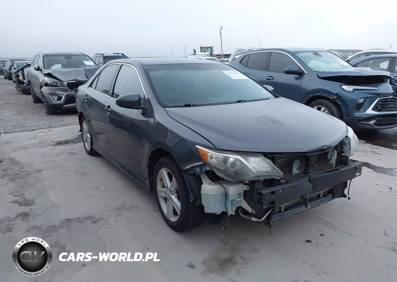 2013 Toyota Camry Se – zdjęcie 1 z 18