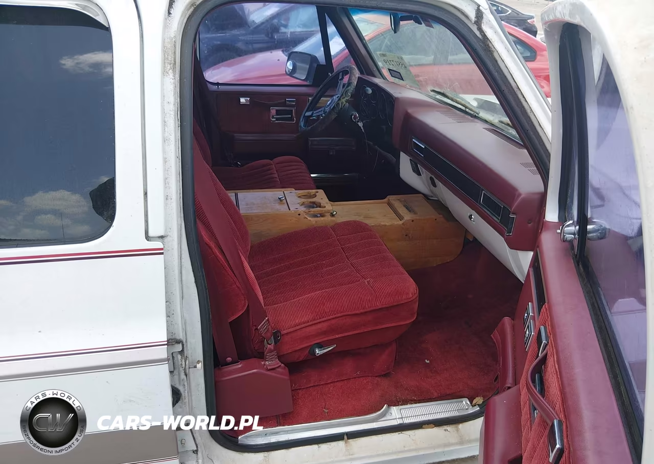 1990 Chevrolet Suburban R1500 VIN:1GNER16K8LF168732 - 5