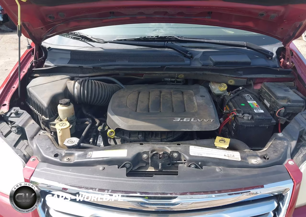 2011 Chrysler Town & Country Touring VIN:2A4RR5DGXBR721785 - 10