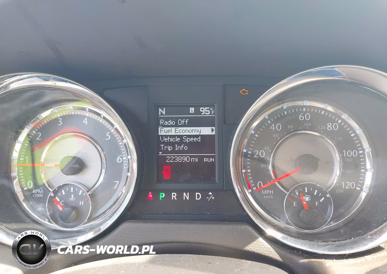 2011 Chrysler Town & Country Touring VIN:2A4RR5DGXBR721785 - 7