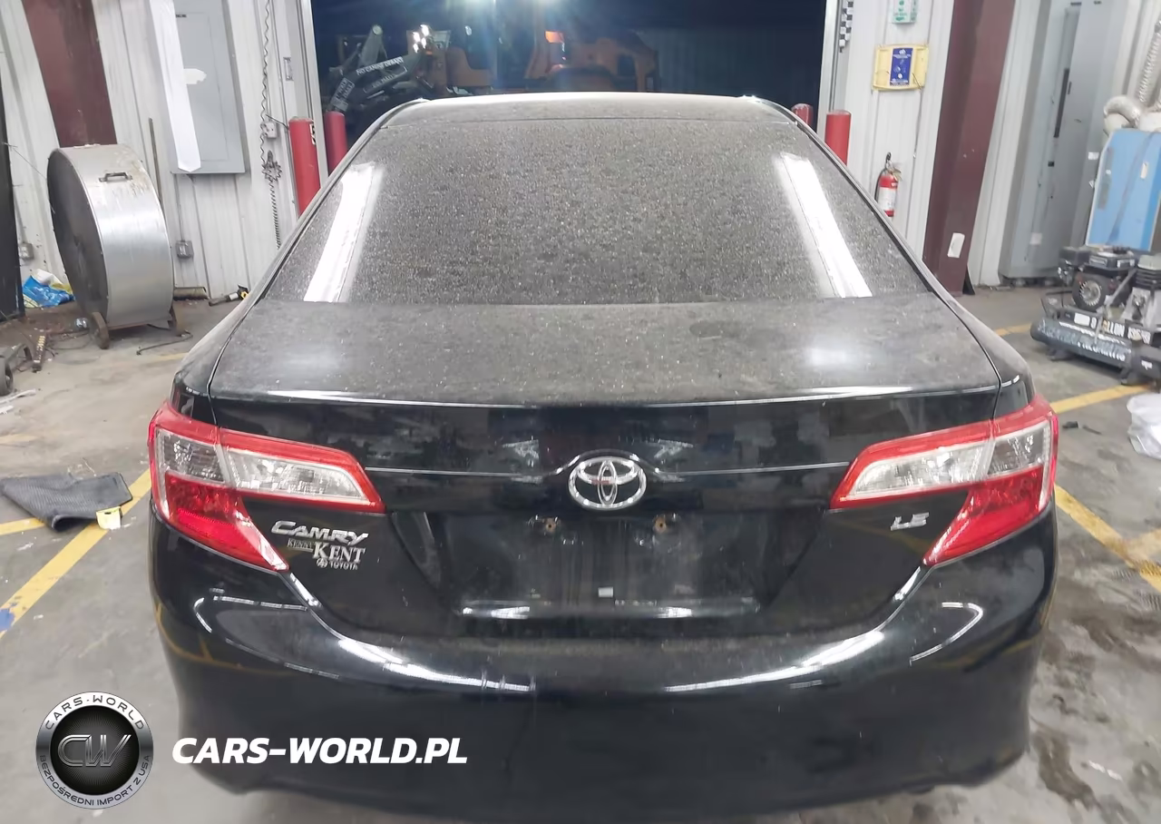 2014 Toyota Camry Le VIN:4T4BF1FK1ER338885 - 17