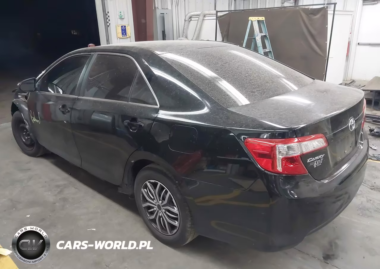 2014 Toyota Camry Le VIN:4T4BF1FK1ER338885 - 3