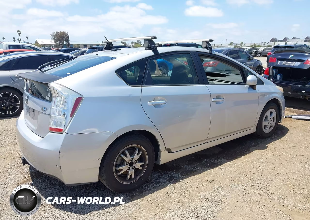 2011 Toyota Prius Two VIN:JTDKN3DU7B0252047 - 4