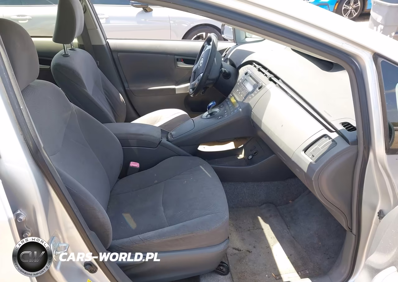2011 Toyota Prius Two VIN:JTDKN3DU7B0252047 - 5