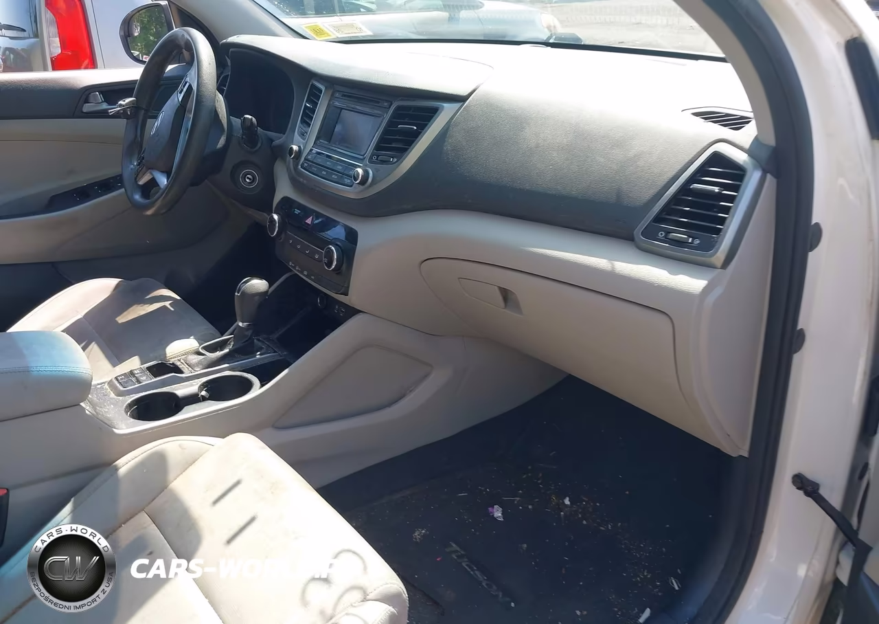 2017 Hyundai Tucson Se VIN:KM8J3CA45HU443890 - 5