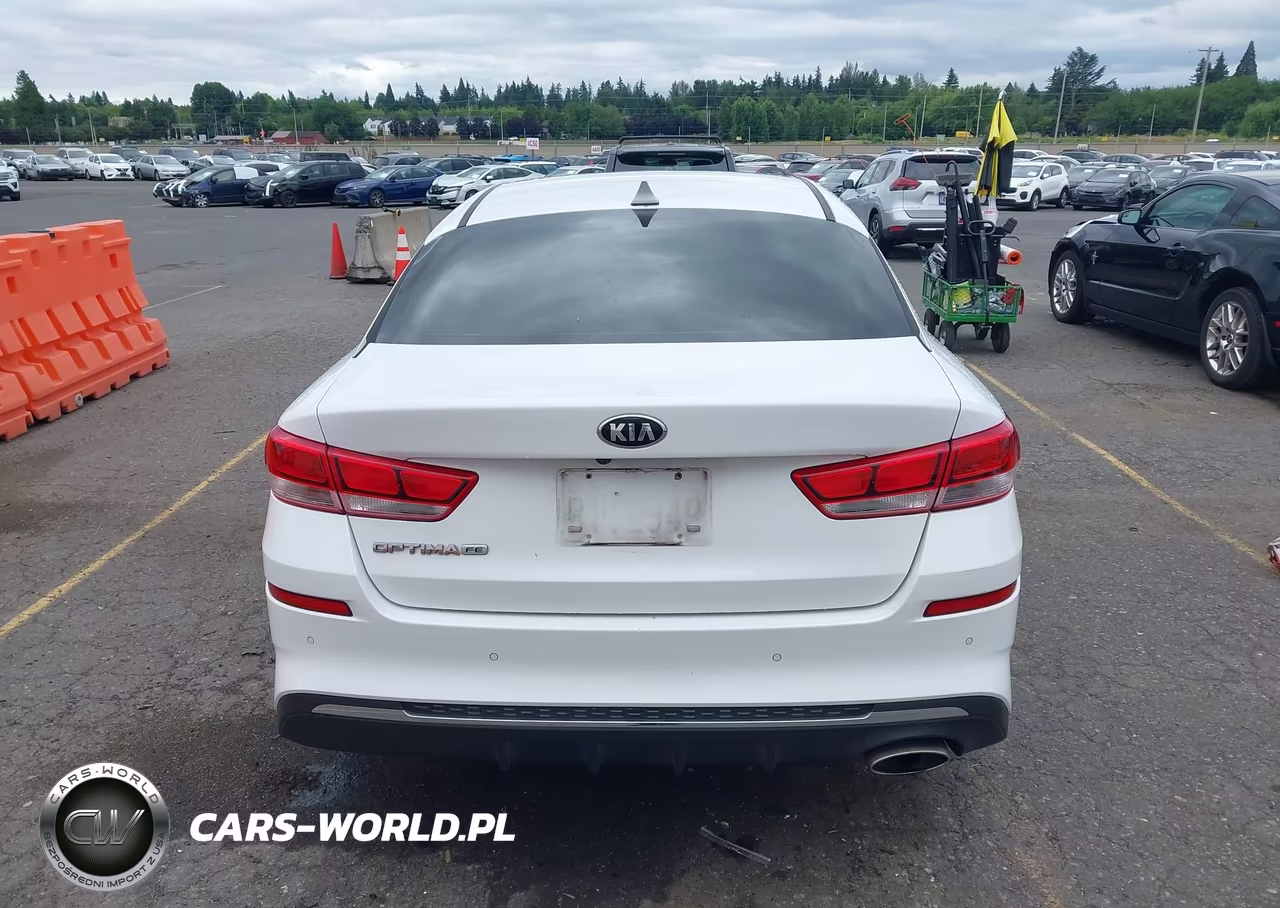 2019 Kia Optima Lx VIN:5XXGT4L36KG336465 - 17
