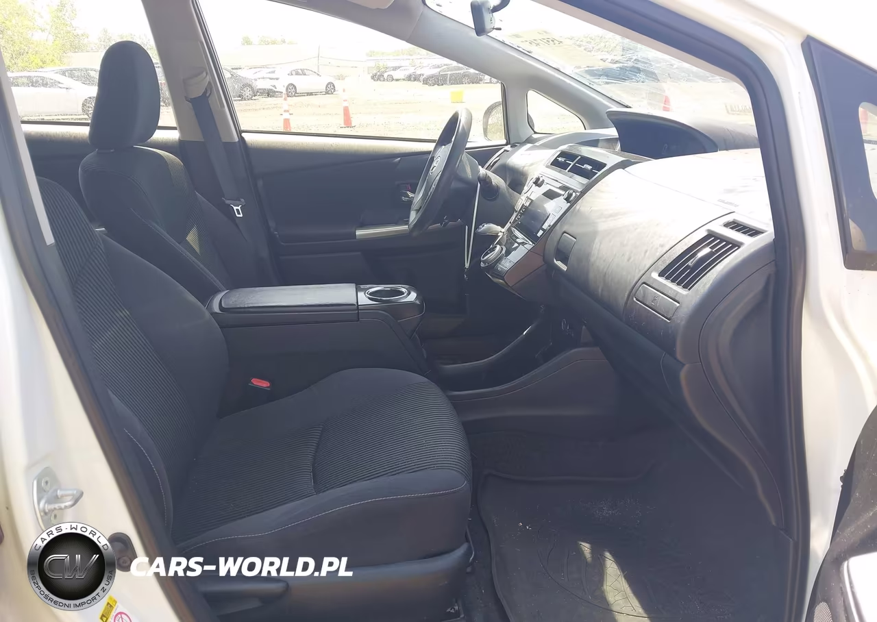 2017 Toyota Prius V Three VIN:JTDZN3EU7HJ064936 - 5