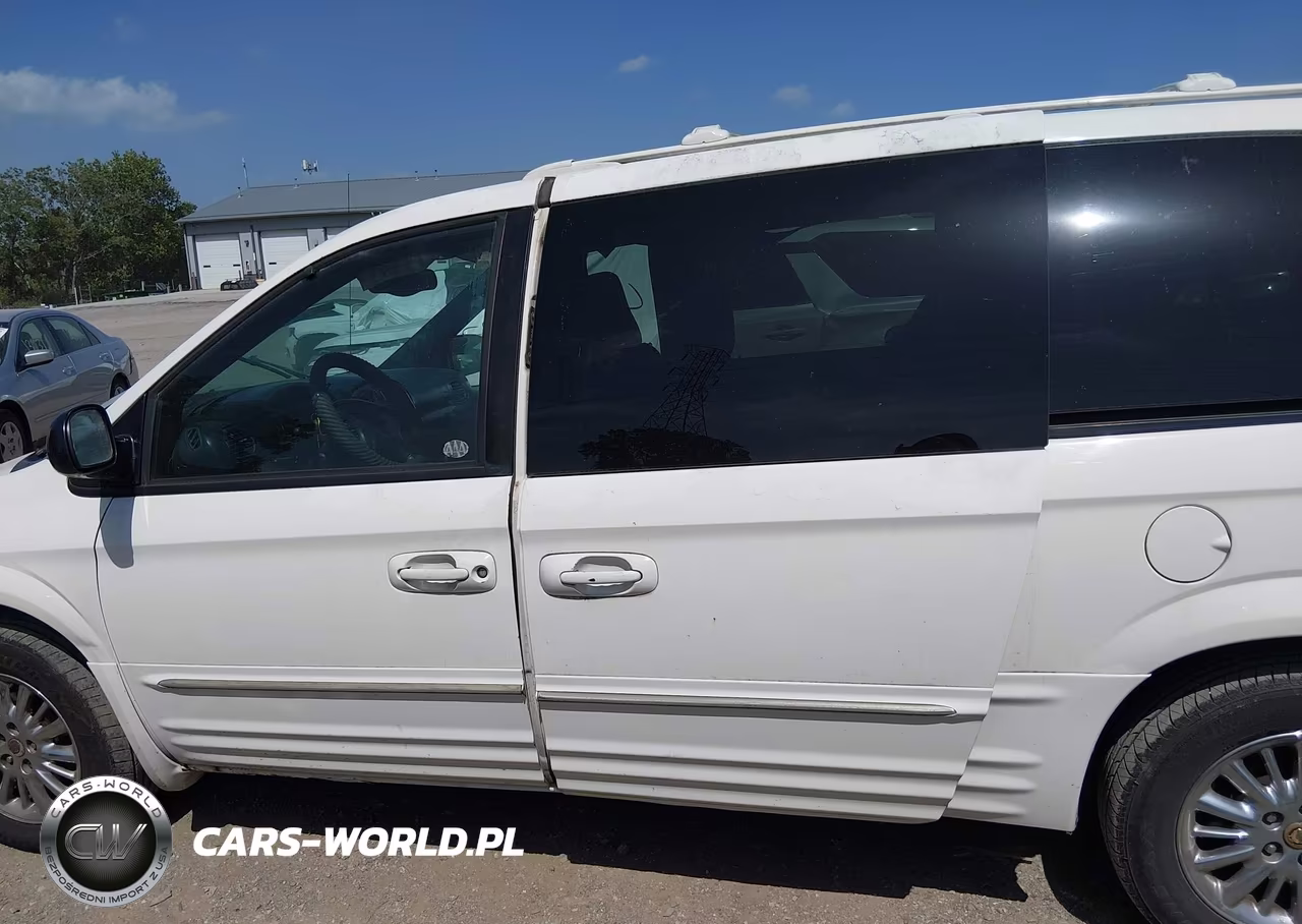 2002 Chrysler Town & Country Limited VIN:2C8GP64L02R630495 - 14