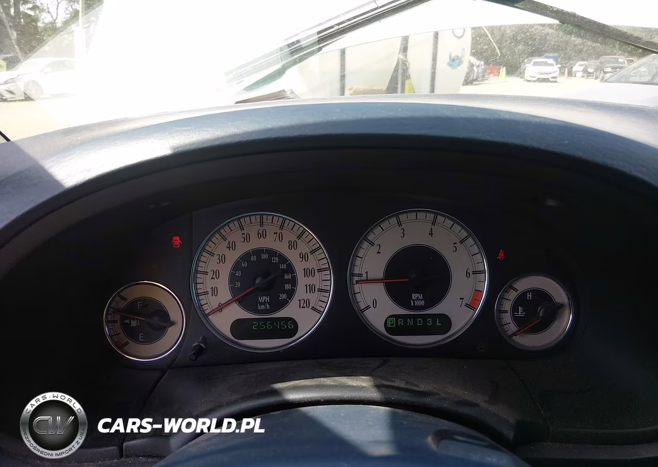 2002 Chrysler Town & Country Limited VIN:2C8GP64L02R630495 - 7