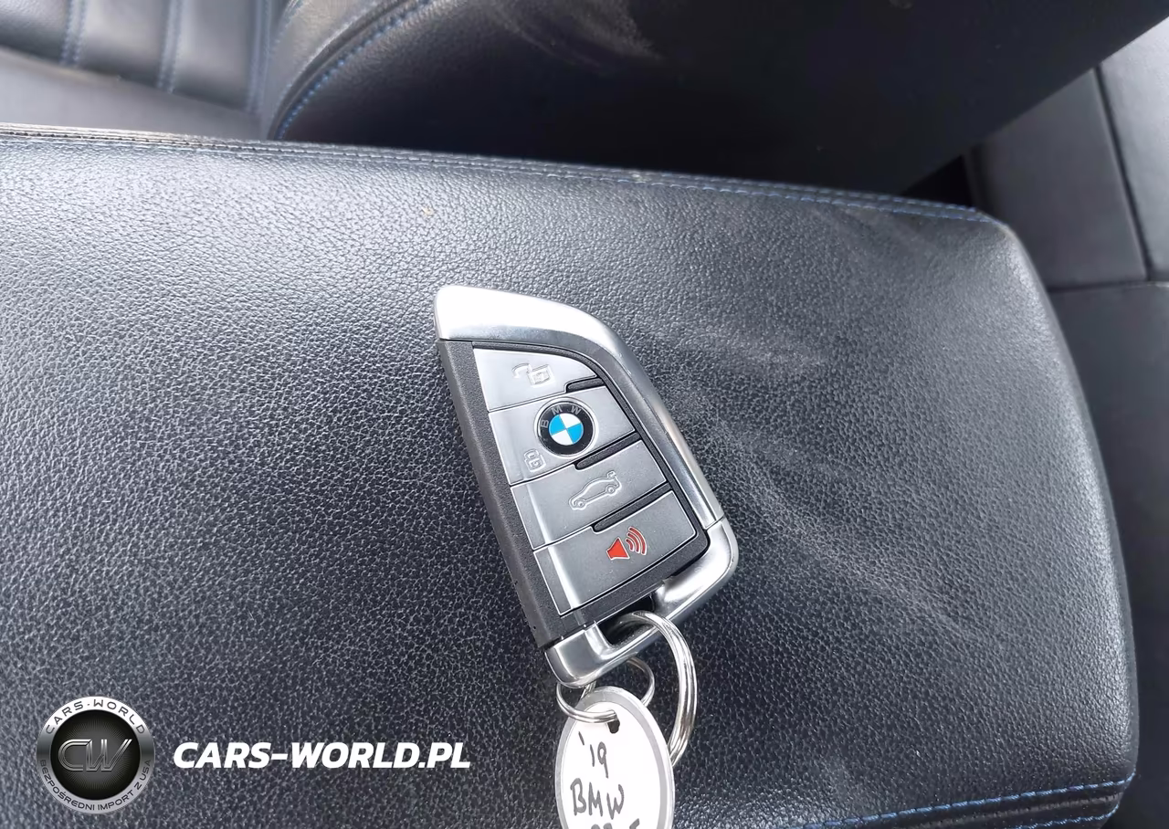 2019 BMW 330I xDrive VIN:WBA5R7C59KAJ81234 - 11