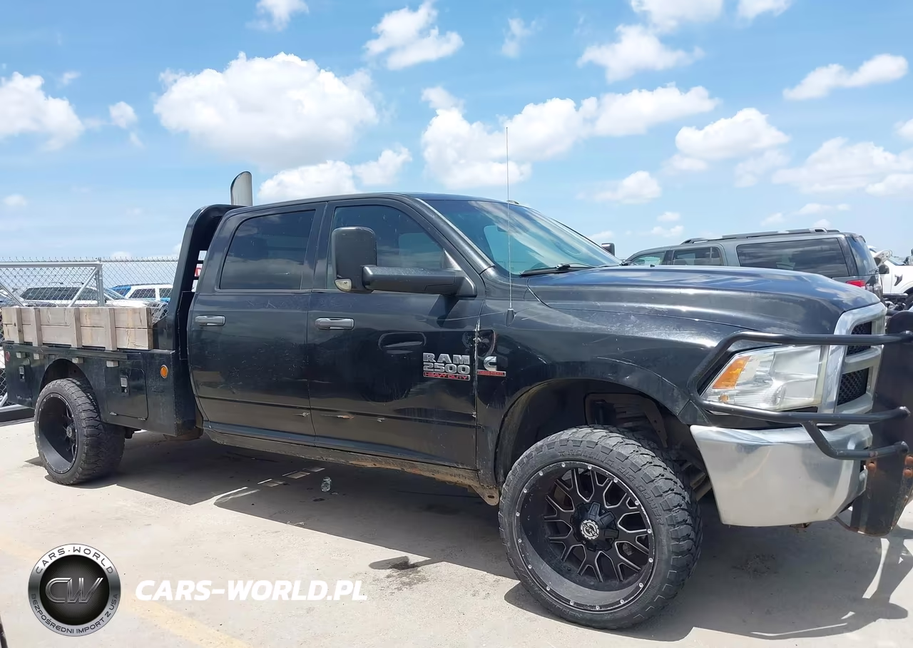 2017 Ram 2500 Tradesman 4X4 8' Box VIN:3C6UR5HL7HG643401 - 13