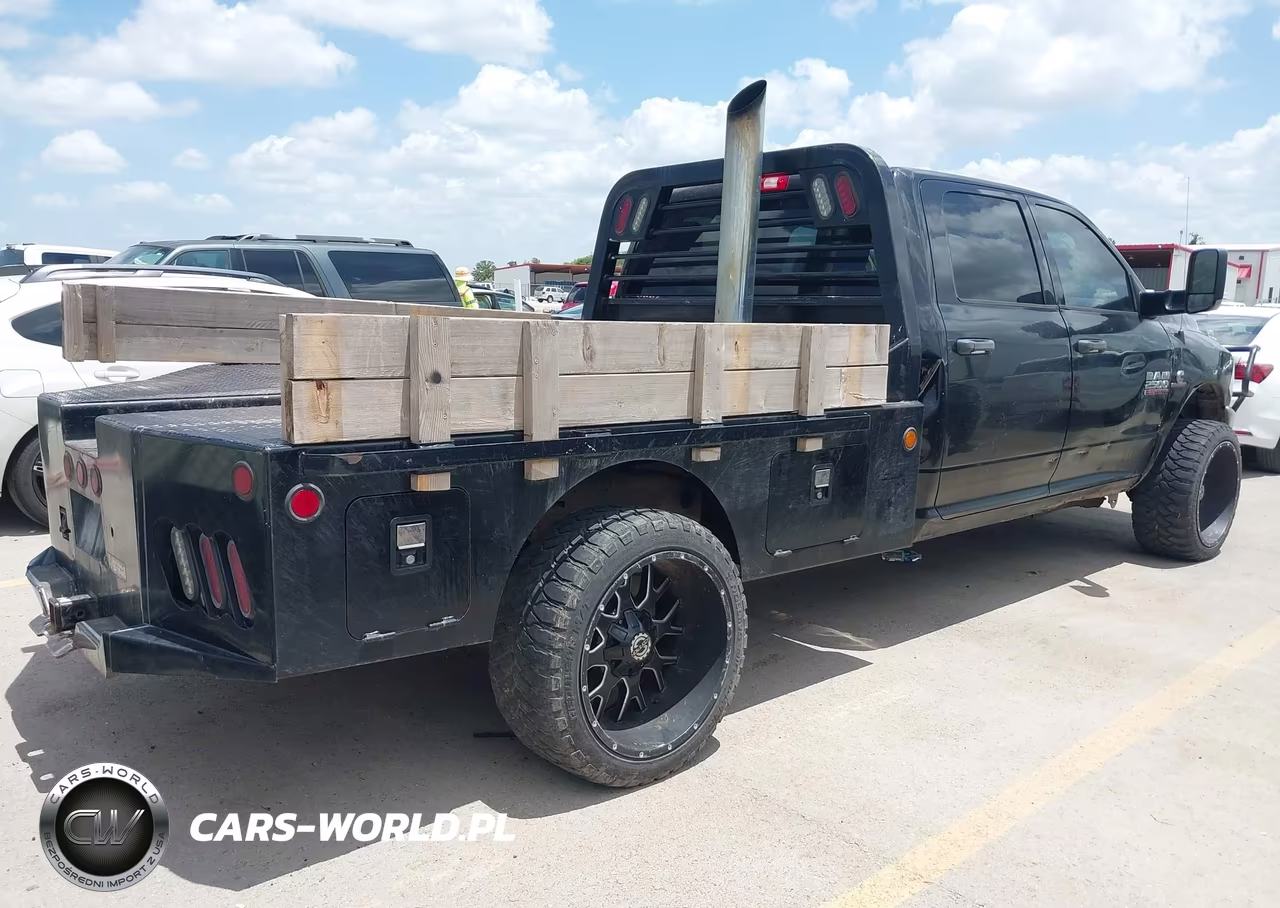 2017 Ram 2500 Tradesman 4X4 8' Box VIN:3C6UR5HL7HG643401 - 4