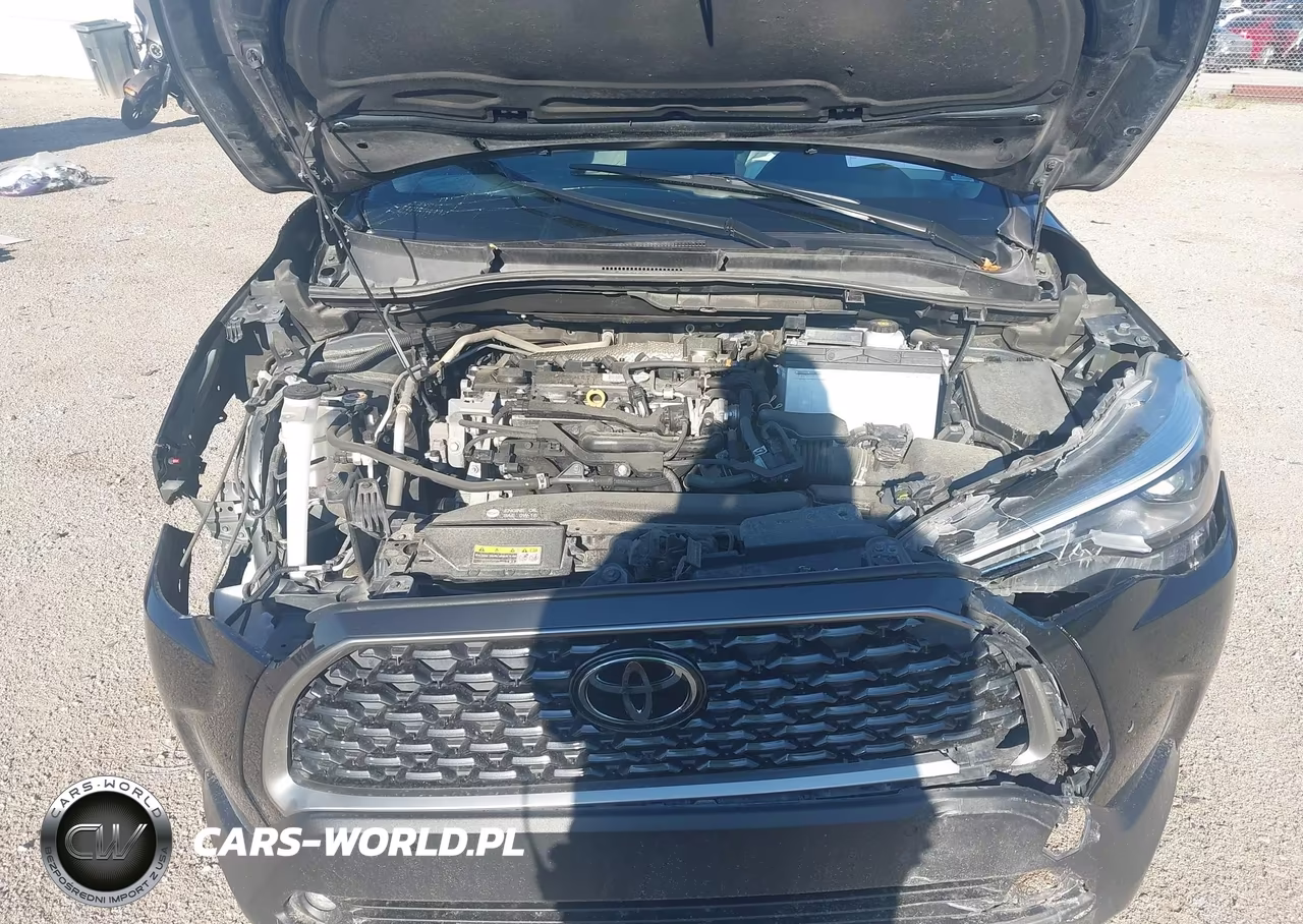 2022 Toyota Corolla Cross Xle VIN:7MUDAABGXNV022449 - 10