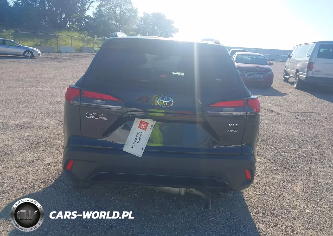 2022 Toyota Corolla Cross Xle VIN:7MUDAABGXNV022449 - 17