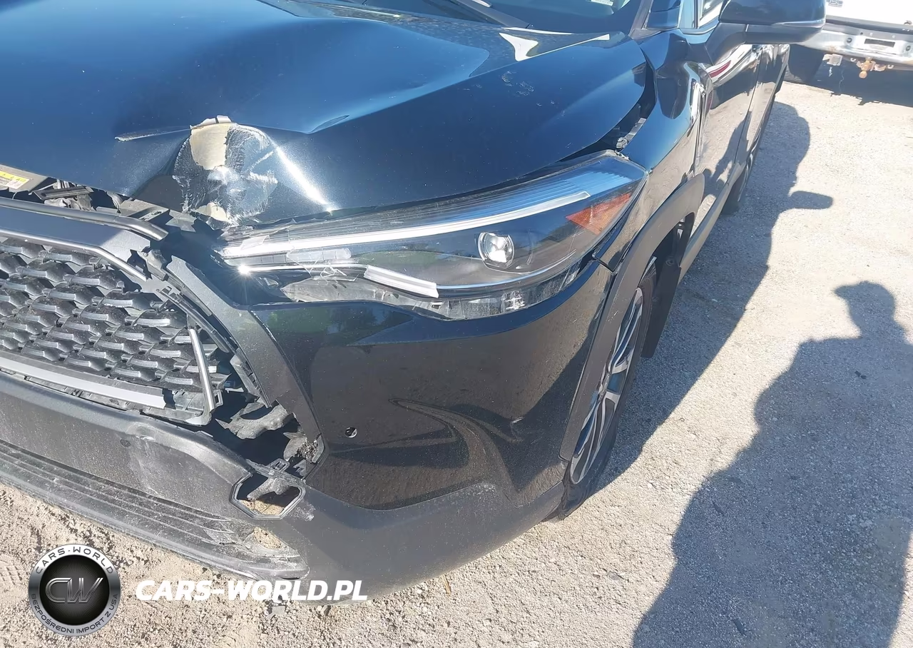 2022 Toyota Corolla Cross Xle VIN:7MUDAABGXNV022449 - 19