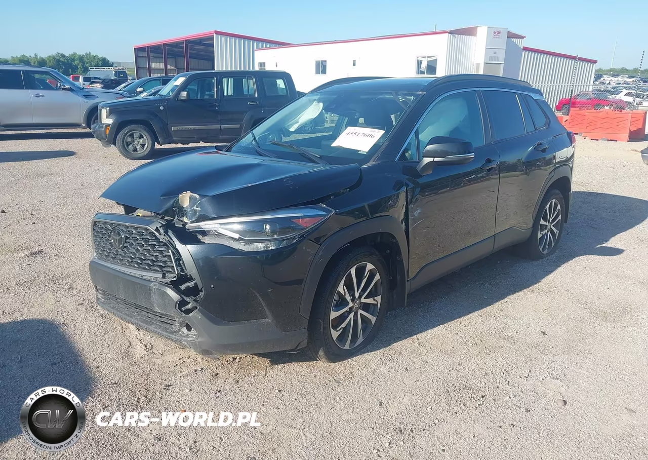 2022 Toyota Corolla Cross Xle VIN:7MUDAABGXNV022449 - 2