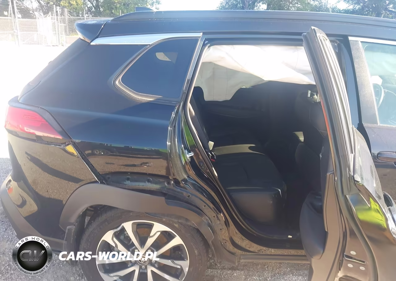 2022 Toyota Corolla Cross Xle VIN:7MUDAABGXNV022449 - 8