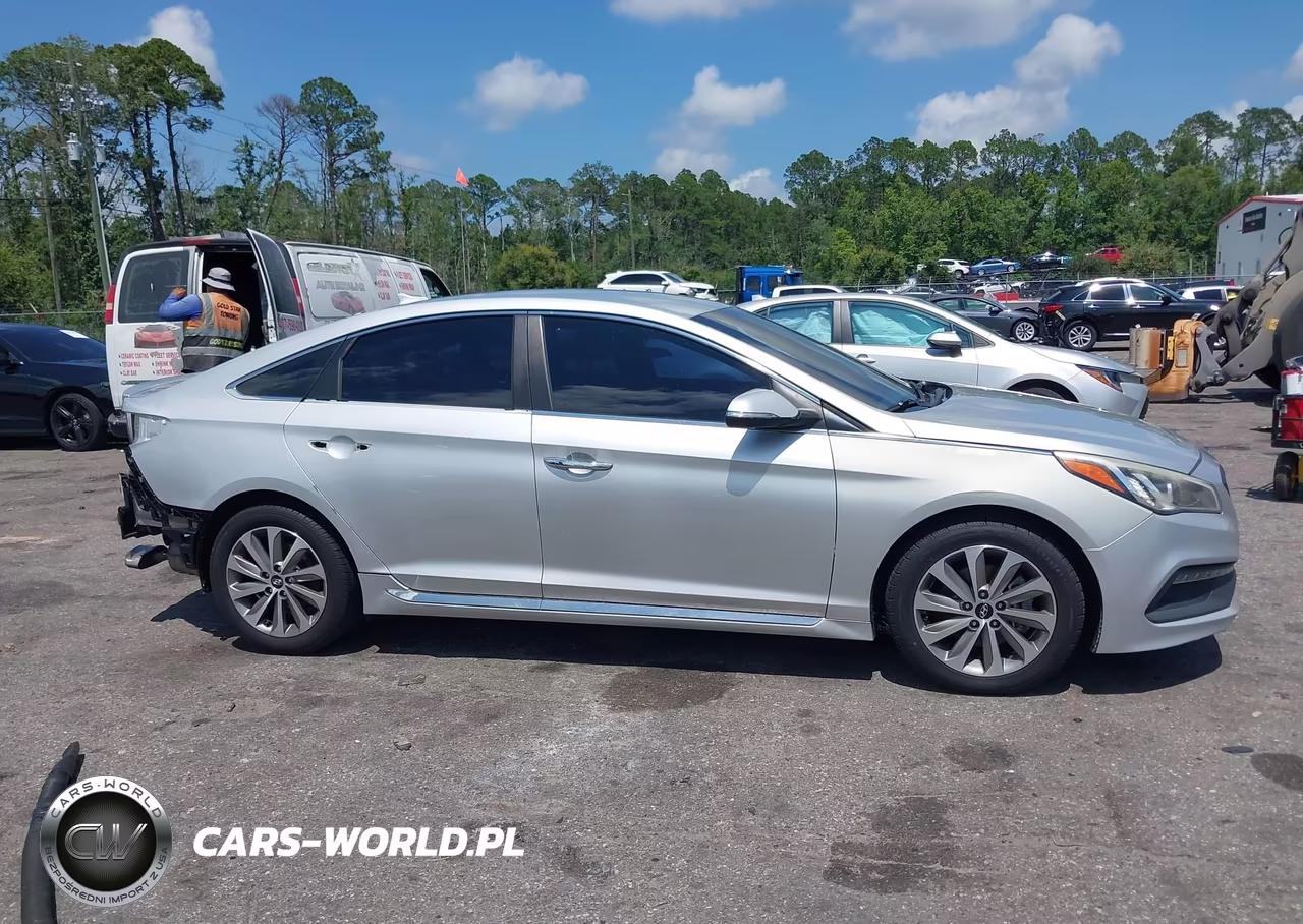 2015 Hyundai Sonata Sport VIN:5NPE34AF0FH080791 - 13