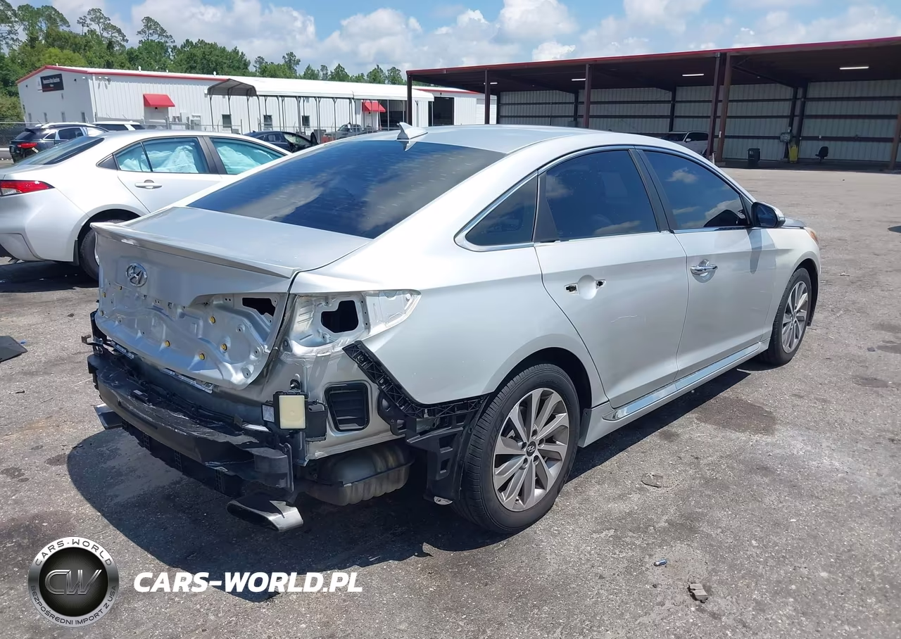 2015 Hyundai Sonata Sport VIN:5NPE34AF0FH080791 - 4