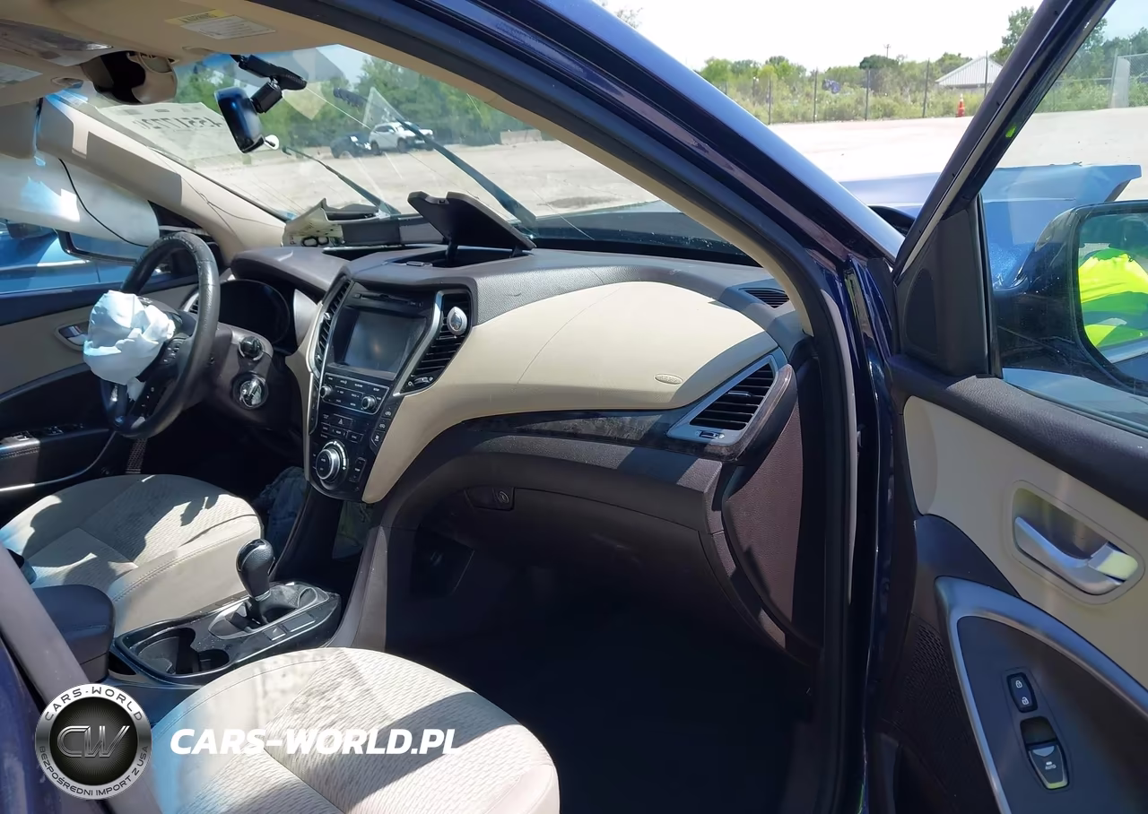 2017 Hyundai Santa Fe Se VIN:KM8SM4HFXHU225006 - 5