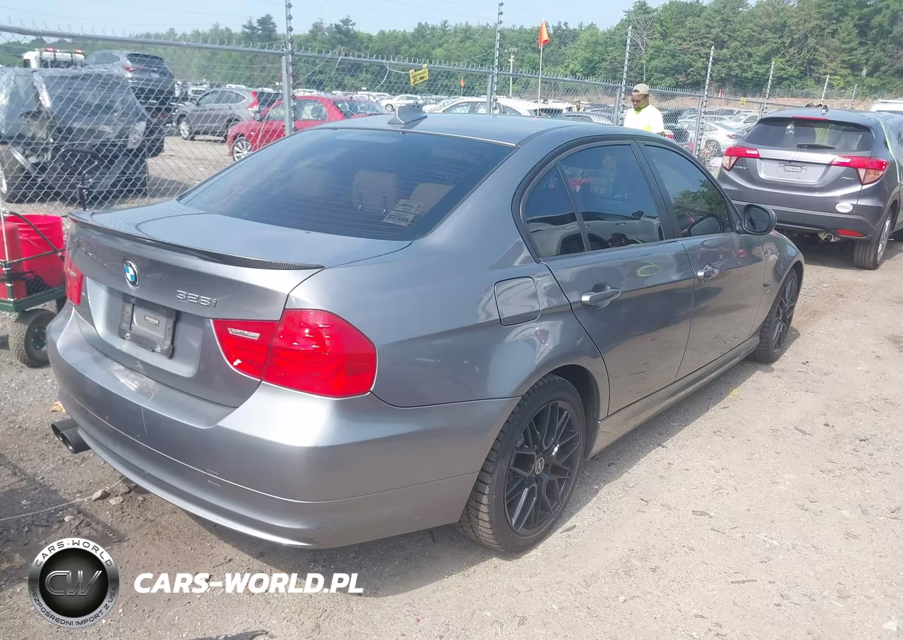 2011 BMW 328I xDrive VIN:WBAPK5C55BF122895 - 4
