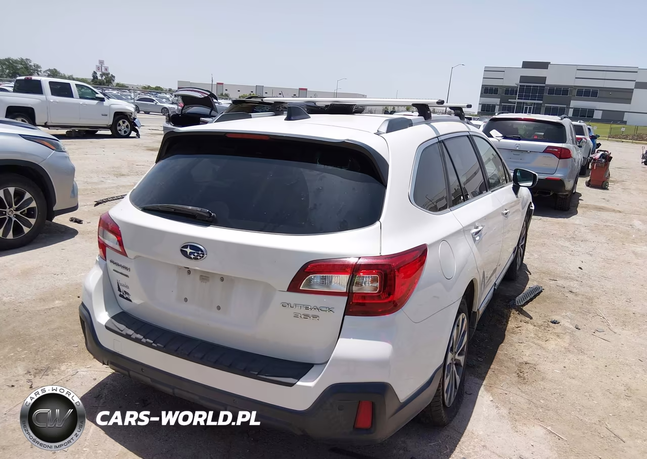 2019 Subaru Outback 3.6R Touring VIN:4S4BSETC6K3202540 - 4