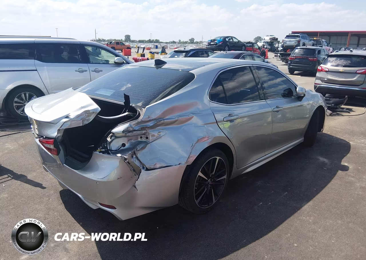 2018 Toyota Camry Xse V6 VIN:4T1BZ1HK3JU019786 - 4