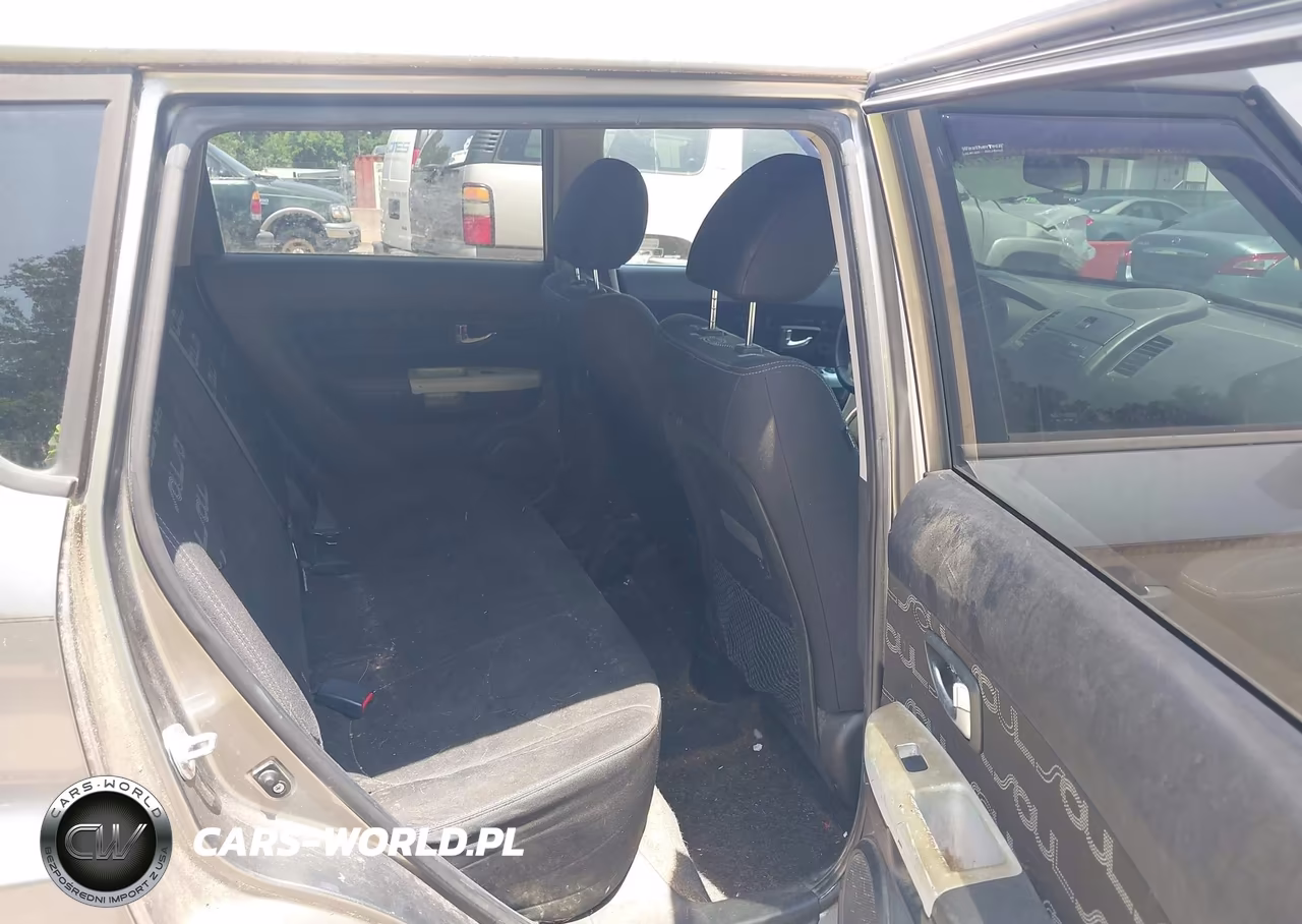2012 Kia Soul + VIN:KNDJT2A64C7367988 - 8