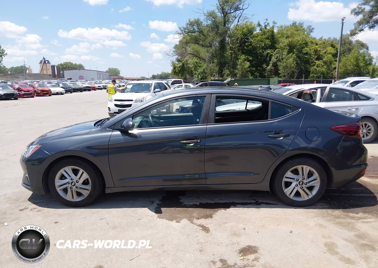 2020 Hyundai Elantra Sel VIN:5NPD84LF0LH575644 - 13