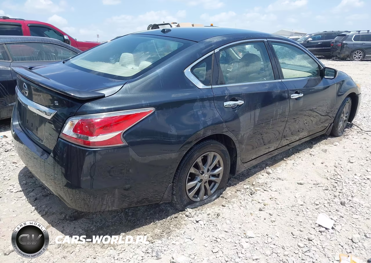 2015 Nissan Altima 2.5 S VIN:1N4AL3AP8FC248325 - 4