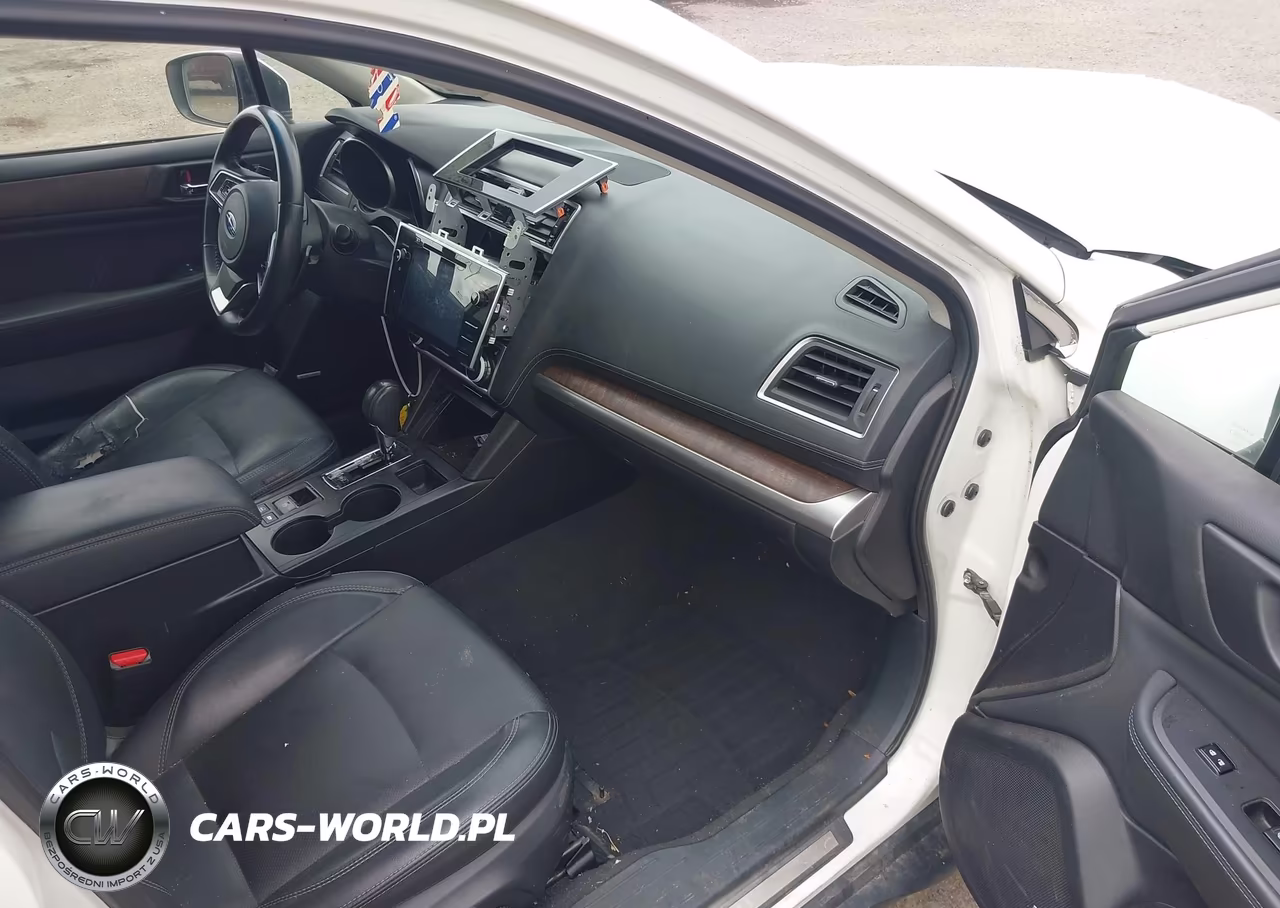 2018 Subaru Outback 3.6R Limited VIN:4S4BSEKC9J3200782 - 5