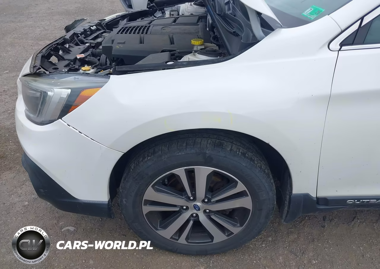 2018 Subaru Outback 3.6R Limited VIN:4S4BSEKC9J3200782 - 6