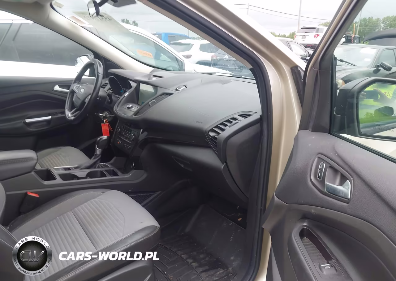 2017 Ford Escape Se VIN:1FMCU9GD9HUB97863 - 5