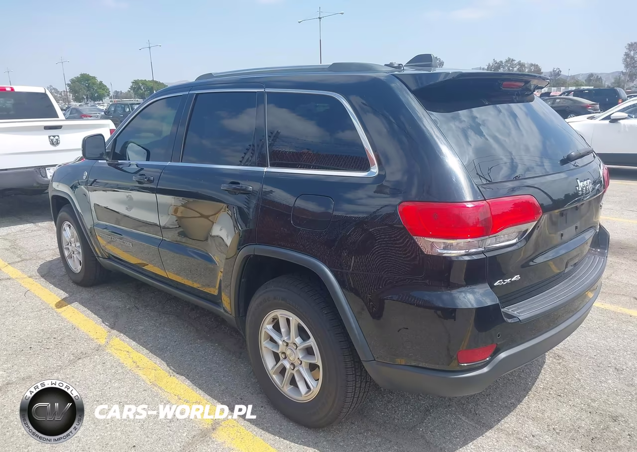 2019 Jeep Grand Cherokee Laredo E 4X4 VIN:1C4RJFAG9KC754163 - 3