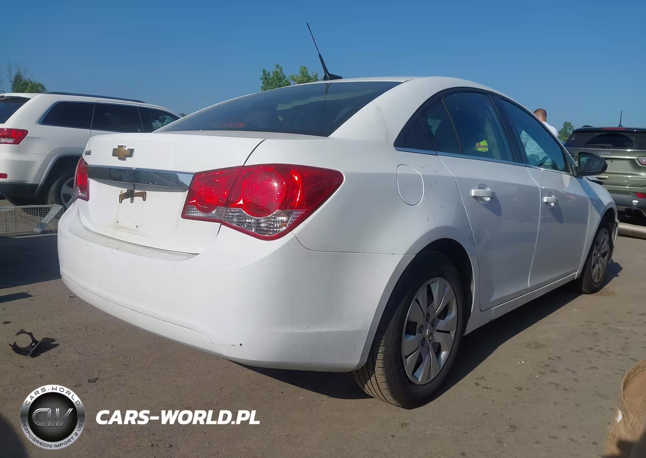 2012 Chevrolet Cruze Ls VIN:1G1PC5SH2C7390772 - 4