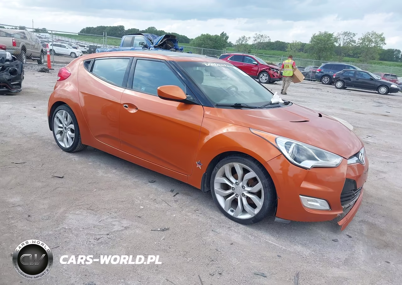 2013 Hyundai Veloster Base W-Black – zdjęcie 1 z 13