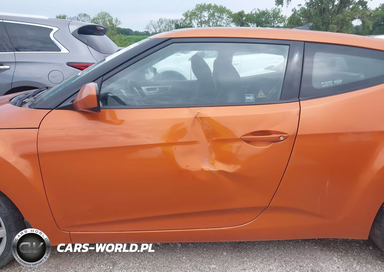 2013 Hyundai Veloster Base W-Black VIN:KMHTC6AD7DU105752 - 12