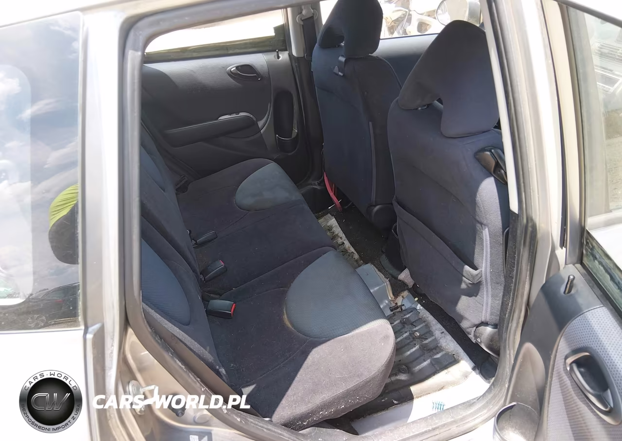 2007 Honda Fit VIN:JHMGD38417S045425 - 8
