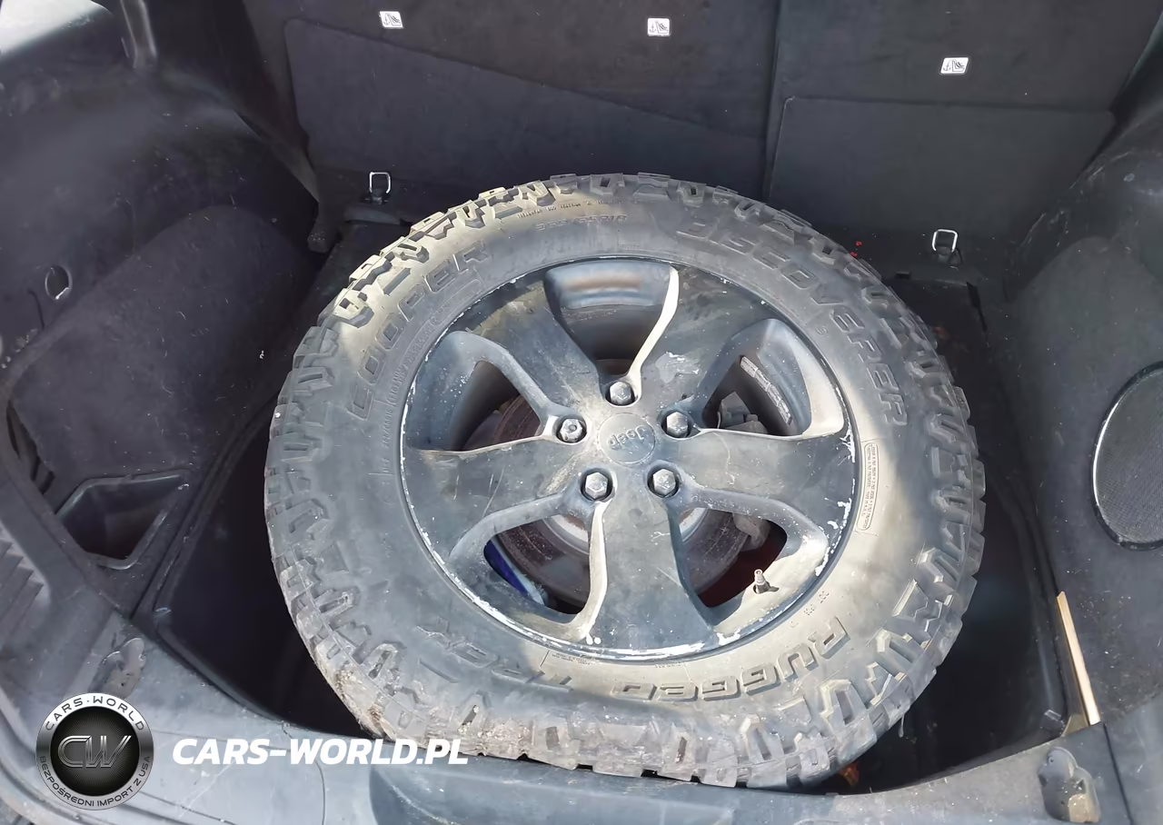 2012 Jeep Grand Cherokee Laredo VIN:1C4RJFAG6CC132525 - 12