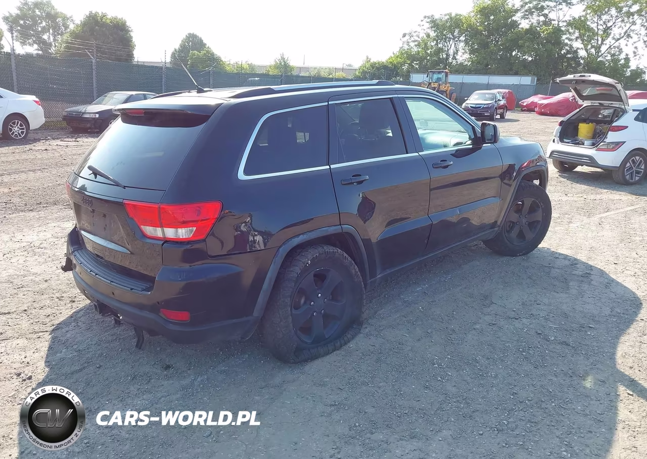 2012 Jeep Grand Cherokee Laredo VIN:1C4RJFAG6CC132525 - 4
