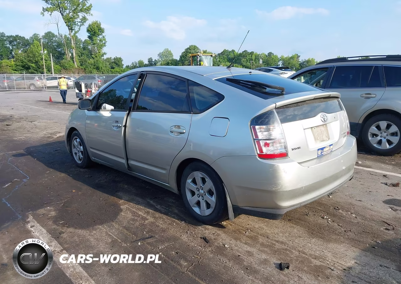 2004 Toyota Prius VIN:JTDKB20U440040816 - 3