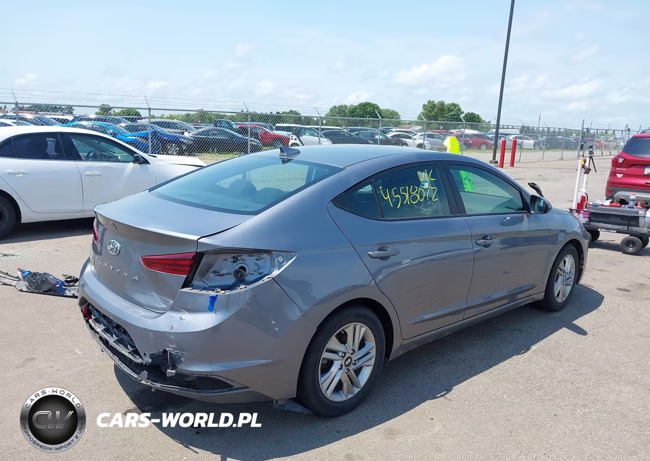 2019 Hyundai Elantra Value Edition VIN:KMHD84LF5KU867595 - 4