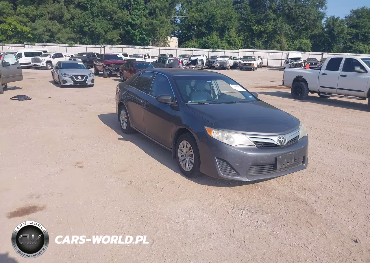 2012 Toyota Camry Le – zdjęcie 1 z 11