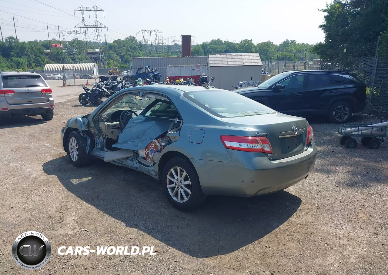 2011 Toyota Camry Xle VIN:4T1BF3EK9BU591018 - 3